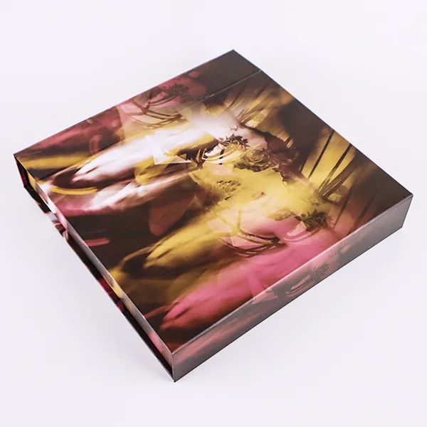 Киімге арналған сыйлық қораптары